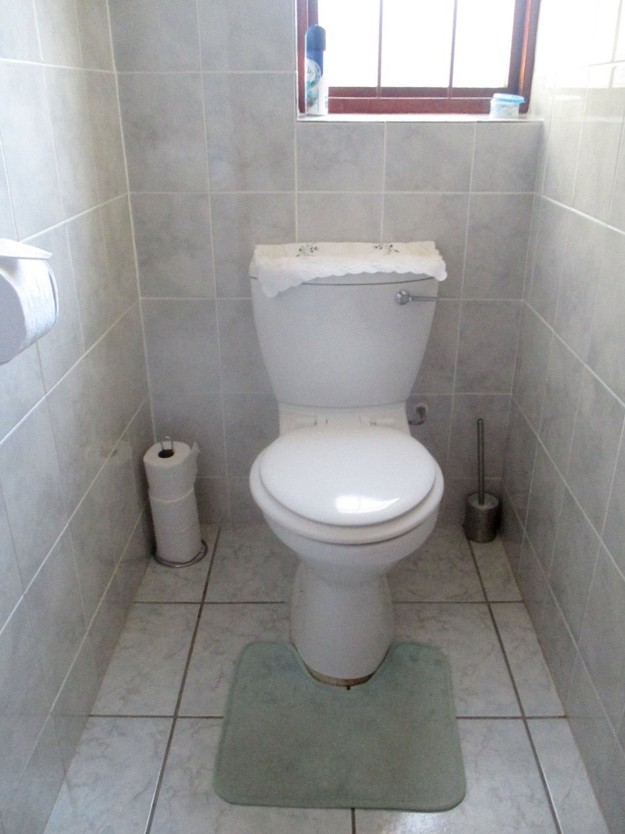 To Let 1 Bedroom Property for Rent in Bakoven Western Cape